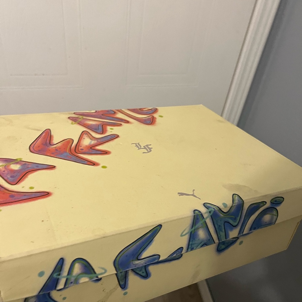 Puma Graffiti-Style Shoe Box in Cream and Blue